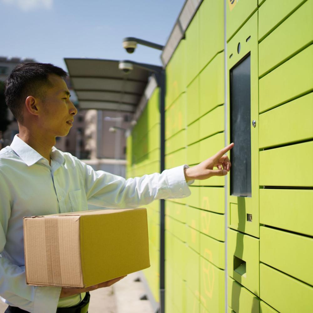 smart locker displays from Anders