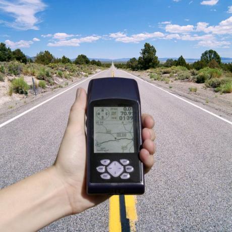 gps-compass-using-transflective-display