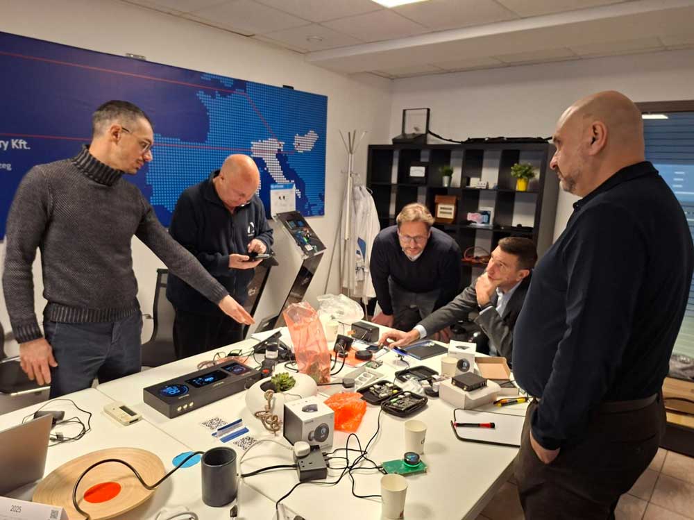 serious technical conversations at anders roadshow